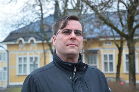 Kontakta Nils Markus Engström, 46